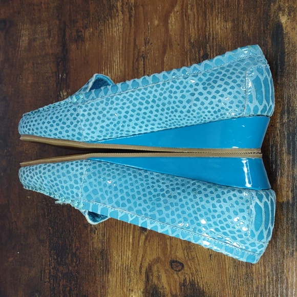 AJ Valenci Embossed Leather Wedge Mocs - Picture 10 of 11